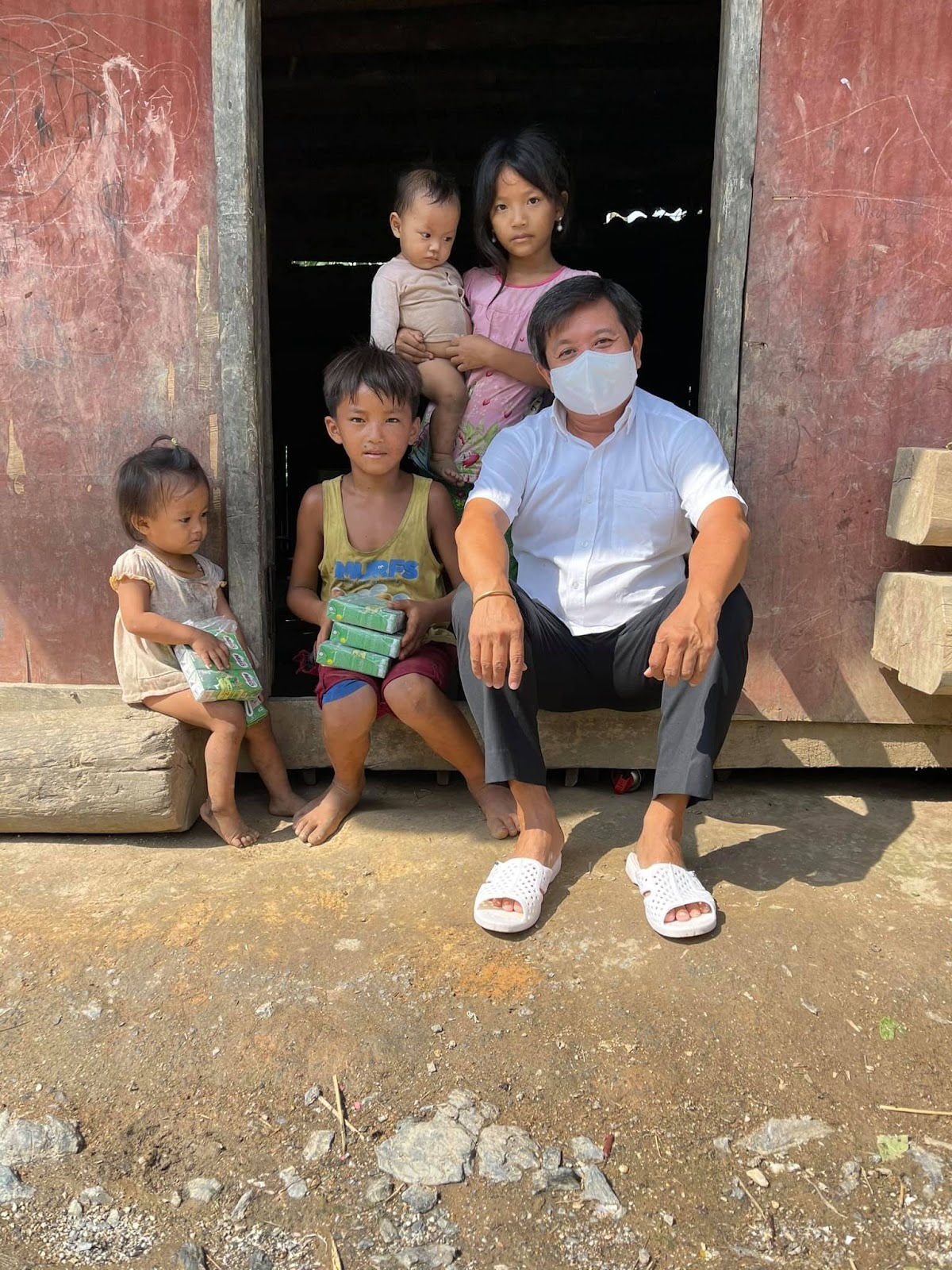 Mục đích duy nhất mà ông Đoàn Ngọc Hải sử dụng MXH là để giúp đỡ người nghèo. Ảnh: FBNV