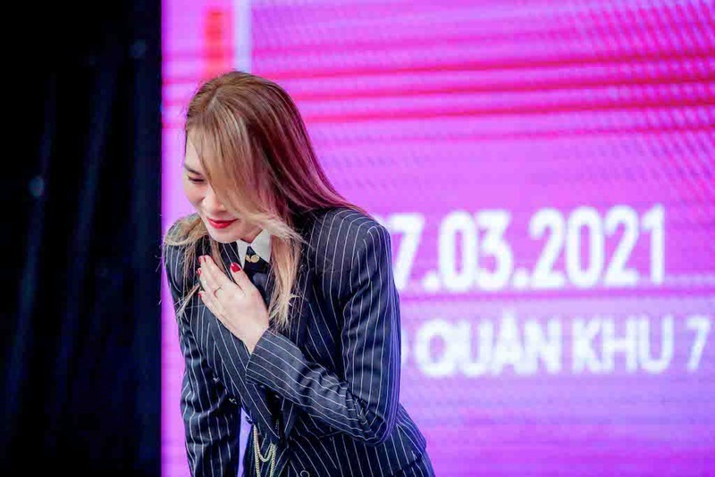 Mỹ Tâm đau đớn báo tin tang sự, gửi lời xin lỗi và tiễn biệt người 'Bố' trong nước mắt - Ảnh 1 Mỹ Tâm đau đớn báo tin tang sự, gửi lời xin lỗi và tiễn biệt người 'Bố' trong nước mắt - Ảnh 1