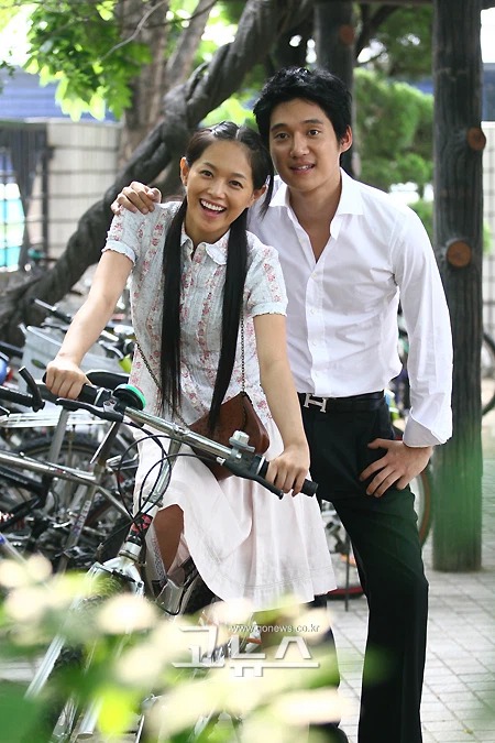 Sao Hàn làm rể Việt trên màn ảnh: Lee Dong Wook đầy lãng mạn, Song Chang Eui ngập tràn ấm áp - Ảnh 4 Sao Hàn làm rể Việt trên màn ảnh: Lee Dong Wook đầy lãng mạn, Song Chang Eui ngập tràn ấm áp - Ảnh 4