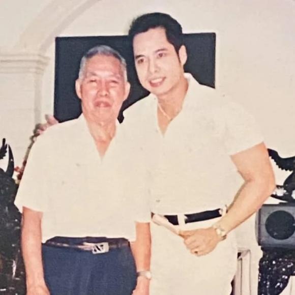 Ngọc Sơn công khai di chúc của người cha quá cố, vô tình để lộ tài sản quý của gia đình Ngọc Sơn công khai di chúc của người cha quá cố, vô tình để lộ tài sản quý của gia đình