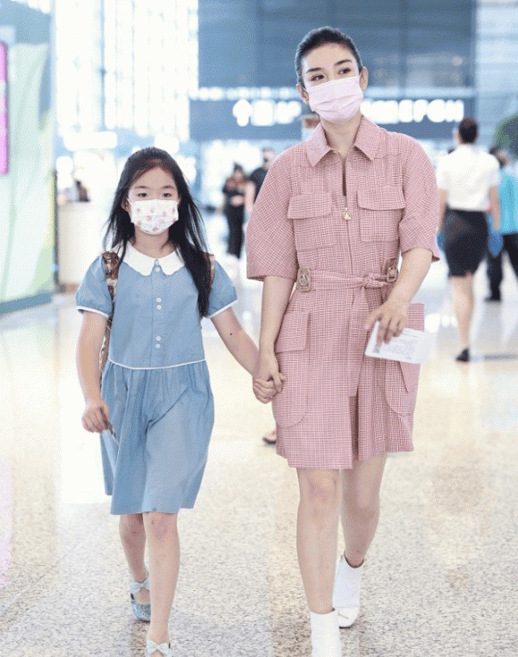 Huỳnh Dịch và con gái