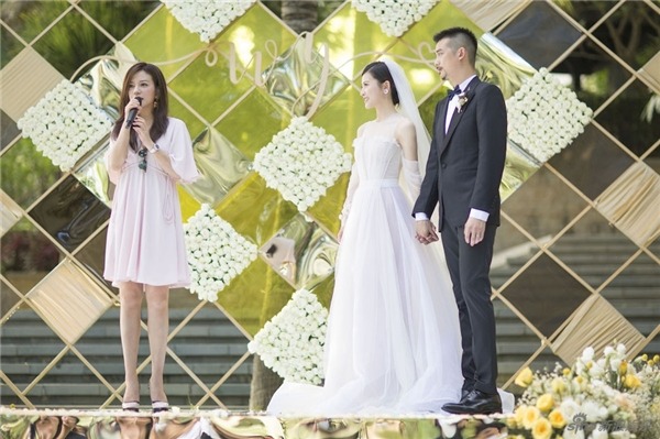 Triệu Vy trong đám cưới 'gà cưng' Vương Tiểu San Triệu Vy trong đám cưới 'gà cưng' Vương Tiểu San