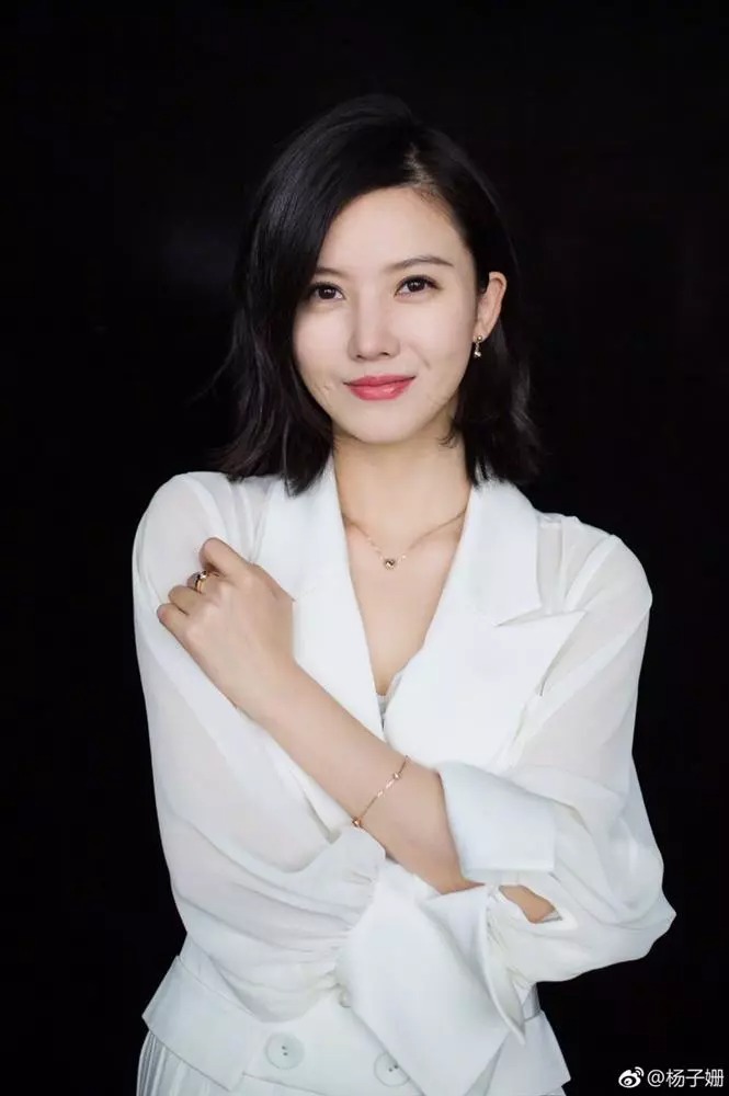 Triệu Vy sở hữu dàn 'gà cưng' sự nghiệp chìm nghỉm: Trương Triết Hạn bê bối, còn lại không 'ngóc đầu' lên nổi - Ảnh 3 Triệu Vy sở hữu dàn 'gà cưng' sự nghiệp chìm nghỉm: Trương Triết Hạn bê bối, còn lại không 'ngóc đầu' lên nổi - Ảnh 3