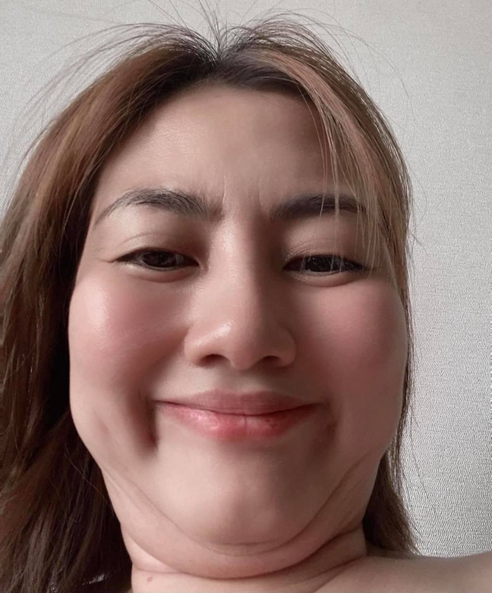 Diễn viên Ngọc Lan lộ nọng cằm sau chuỗi ngày dài ở nhà. Ảnh: FBNV