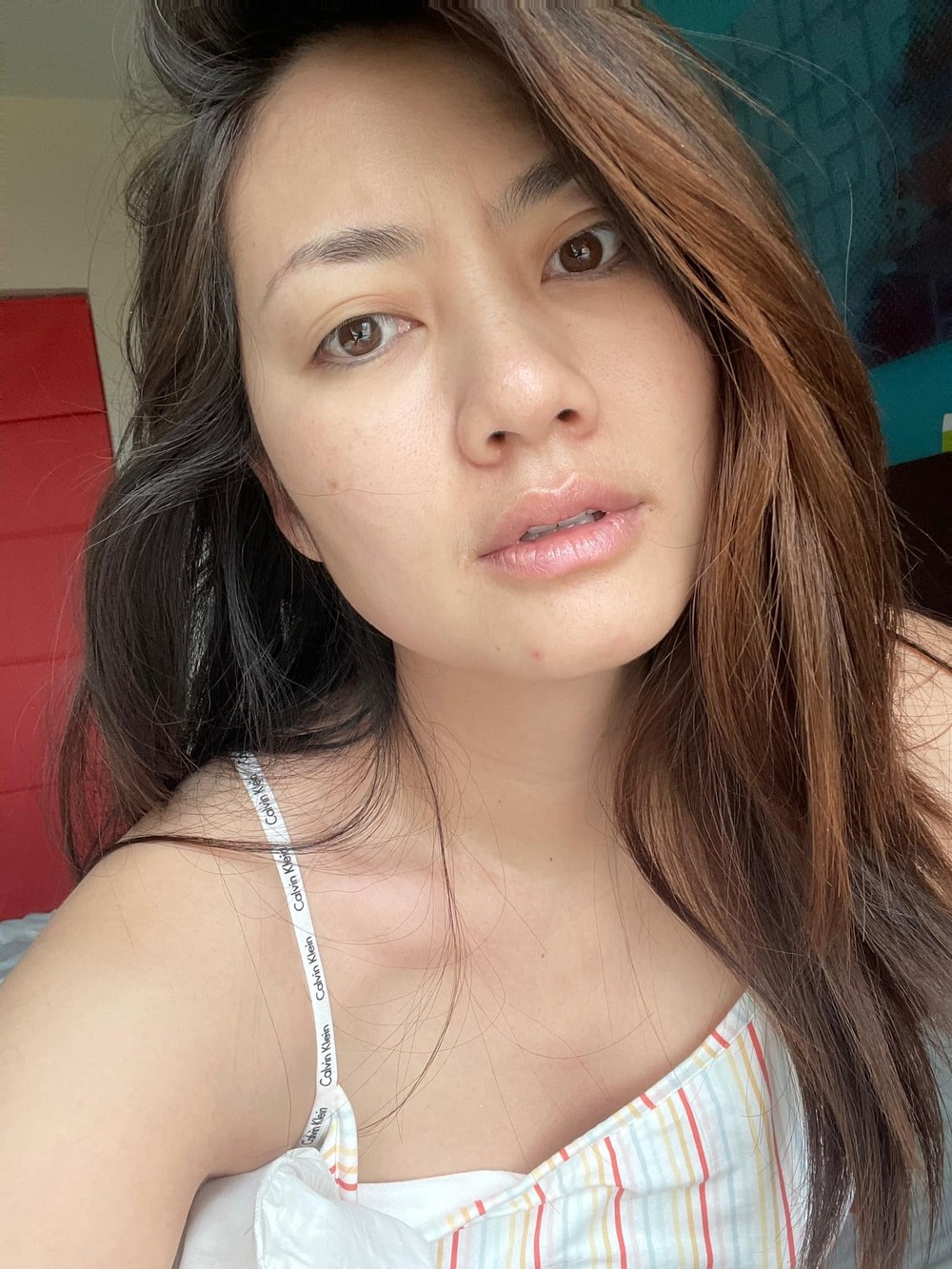 Trước đó, nữ diễn viên còn rất tự tin khoe gương mặt mộc của mình. Ảnh: FBNV