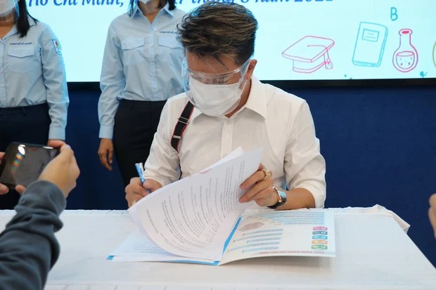 Trước khi vướng nghi vấn 'nối gót' Hoài Linh, Đàm Vĩnh Hưng có loạt hành động liên quan trực tiếp đến lời tố cáo 6 Trước khi vướng nghi vấn 'nối gót' Hoài Linh, Đàm Vĩnh Hưng có loạt hành động liên quan trực tiếp đến lời tố cáo 6
