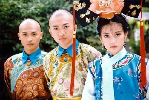 Hoàn Châu Cách Cách bị 'xóa sổ', nhìn lại những hình ảnh phim làm nên tuổi thơ của bao thế hệ - Ảnh 7