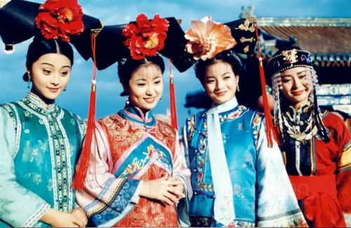 Hoàn Châu Cách Cách bên cạnh nội dung hấp dẫn thì tạo hình bắt mắt, trau chuốt cũng là một điểm cộng lớn cho bộ phim