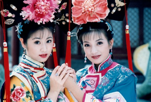 Nếu như Triệu Vy hóa thân thành nàng cách cách lém lỉnh, tinh nghịch thì Lâm Tâm Như ngược lại. Trong Hoàn Châu Cách Cách ,cô vào vai Hạ Tử Vi - người con thực sự của vua Càn Long với tính cách dịu dàng, nhẹ nhàng