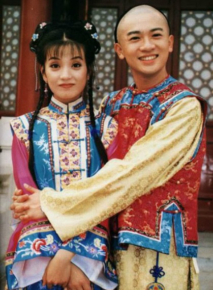 Hoàn Châu Cách Cách bị 'xóa sổ', nhìn lại những hình ảnh phim làm nên tuổi thơ của bao thế hệ - Ảnh 2