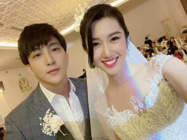 Mỹ nhân Việt hóa cô dâu màn ảnh nhỏ: Phương Oanh khí chất vợ 'tổng tài', Hồng Diễm sang chảnh nét tiểu thư - Ảnh 15 Mỹ nhân Việt hóa cô dâu màn ảnh nhỏ: Phương Oanh khí chất vợ 'tổng tài', Hồng Diễm sang chảnh nét tiểu thư - Ảnh 15