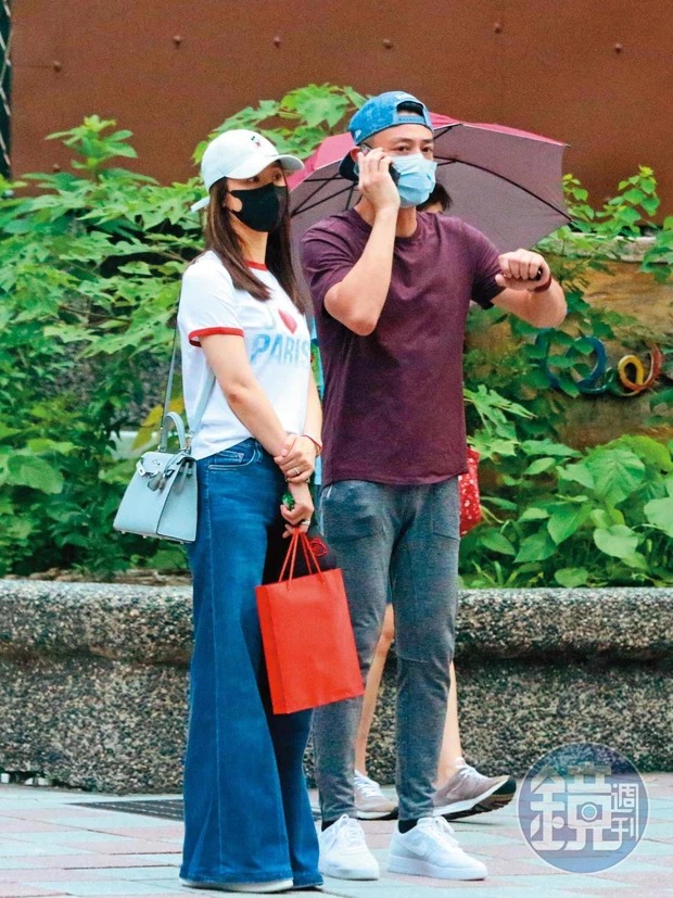 Lâm Tâm Như và Hoắc Kiến Hoa ngang nhiên 'ló mặt' sau khi 'đào tẩu' giữa biến thanh trừng Cbiz? - Ảnh 1