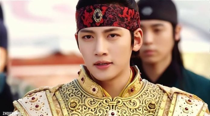 6 quân vương điển trai nhất màn ảnh Hàn: Song Joong Ki nghiêm nghị và quyền lực, Lee Min Ho khí chất ngời ngời​ 8