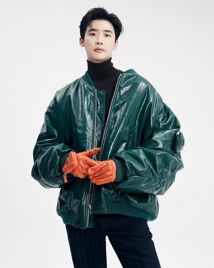 Lee Jong Suk phong độ vững vàng dù có 2 năm vắng bóng trong làng giải trí. Ảnh: IG Lee Jong Suk phong độ vững vàng dù có 2 năm vắng bóng trong làng giải trí. Ảnh: IG
