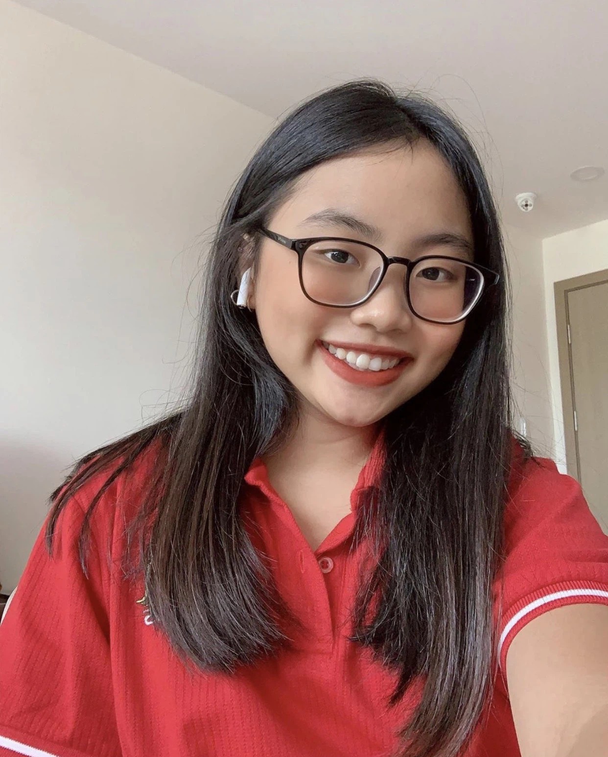 Phương Mỹ Chi và gia đình tình dương tính với covid-19 và phải thực hiện điều trị tại nhà. Ảnh: FBNV