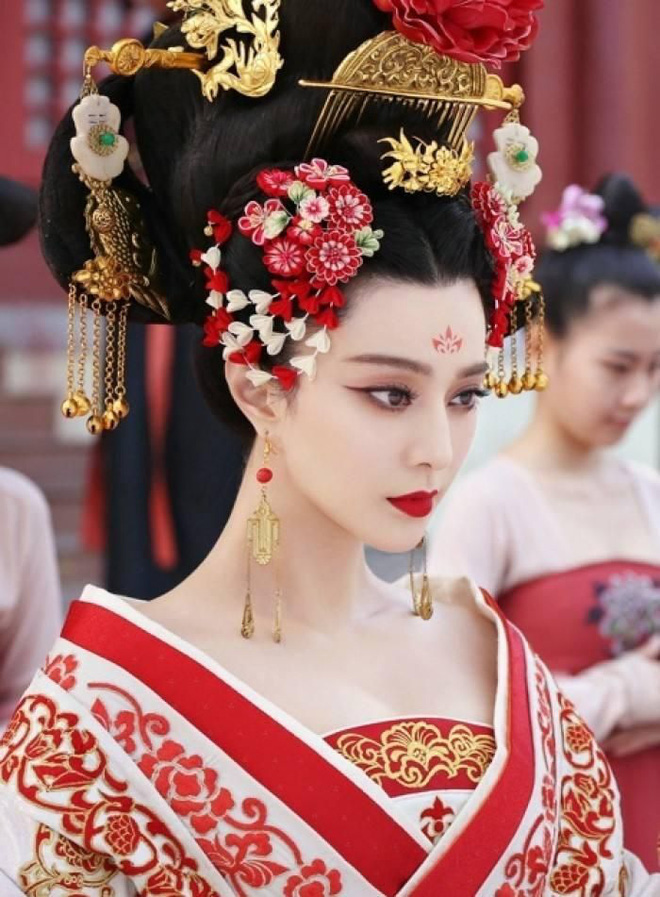 7 phim cổ trang Hoa ngữ 'lóa mắt' vì quy tụ dàn mỹ nhân đình đám Cbiz - Ảnh 12 7 phim cổ trang Hoa ngữ 'lóa mắt' vì quy tụ dàn mỹ nhân đình đám Cbiz - Ảnh 12