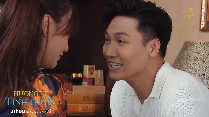 Hương vị tình thân phần 2 tập 35: Ông Sinh truy tìm tung tích Chiến 'chó', Phi và Thy khiến Huy hiểu lầm - Ảnh 1 Hương vị tình thân phần 2 tập 35: Ông Sinh truy tìm tung tích Chiến 'chó', Phi và Thy khiến Huy hiểu lầm - Ảnh 1