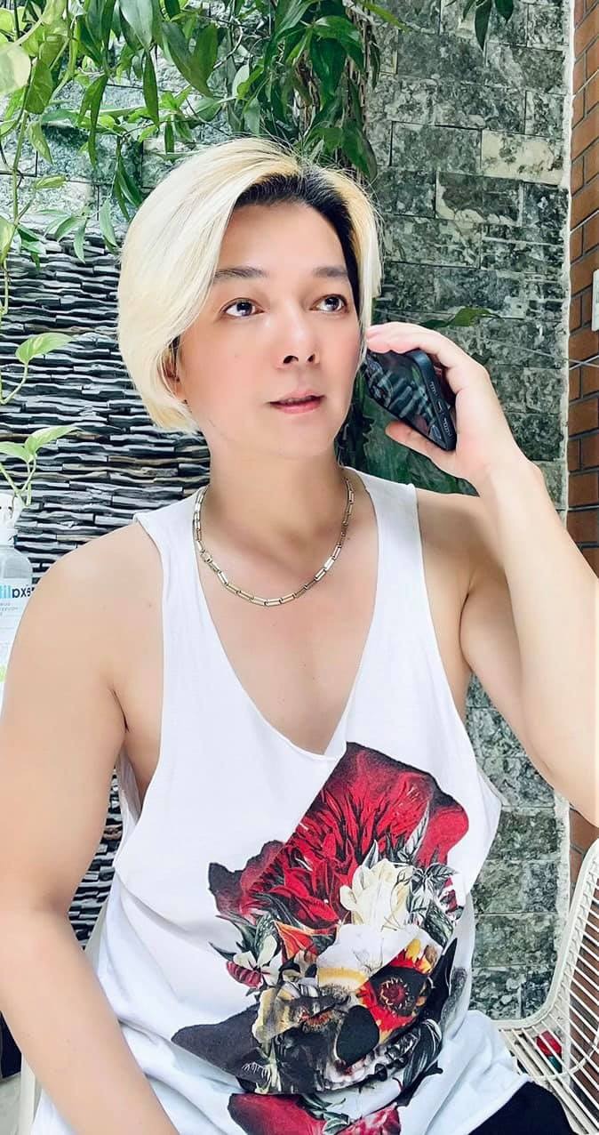 Vũ Hà sẵn sàng 'xù lông' bảo vệ Đàm Vĩnh Hưng. Ảnh: FBNV Vũ Hà sẵn sàng 'xù lông' bảo vệ Đàm Vĩnh Hưng. Ảnh: FBNV