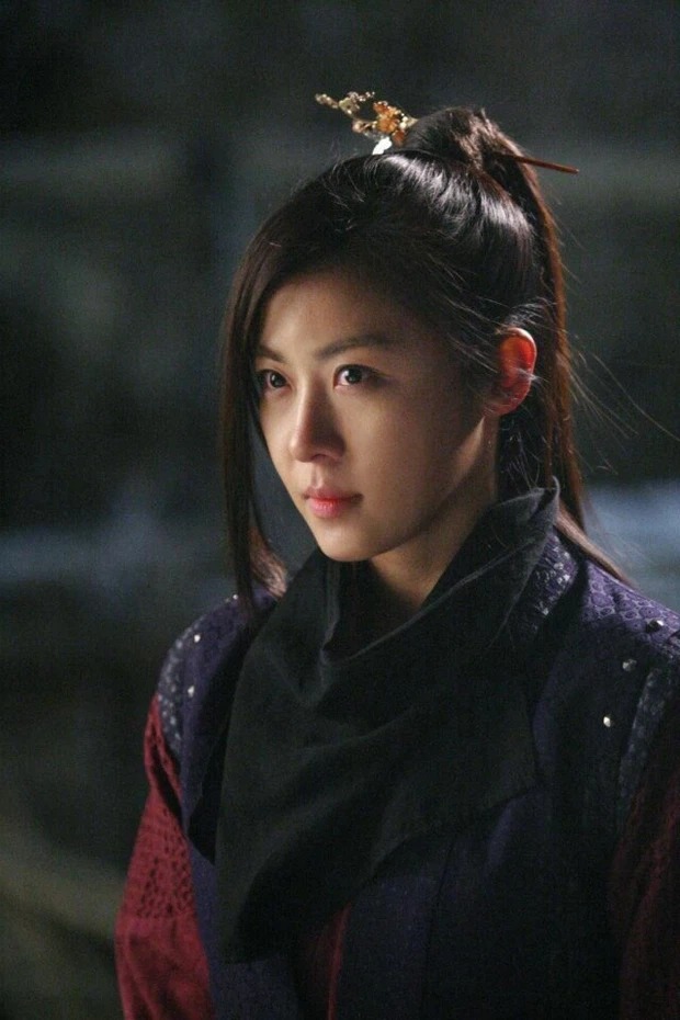 8 mỹ nhân Kbiz giả trai trên màn ảnh: Son Ye Jin tạo hình hài hước, Park Min Young dù thư sinh vẫn cực xinh - Ảnh 4 8 mỹ nhân Kbiz giả trai trên màn ảnh: Son Ye Jin tạo hình hài hước, Park Min Young dù thư sinh vẫn cực xinh - Ảnh 4