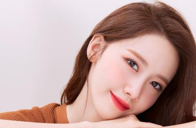 Yoona lộ mặt mộc, mắt sưng húp, nhan sắc liệu còn xứng danh 'nữ thần' như bao người ngợi ca? - Ảnh 1 Yoona lộ mặt mộc, mắt sưng húp, nhan sắc liệu còn xứng danh 'nữ thần' như bao người ngợi ca? - Ảnh 1