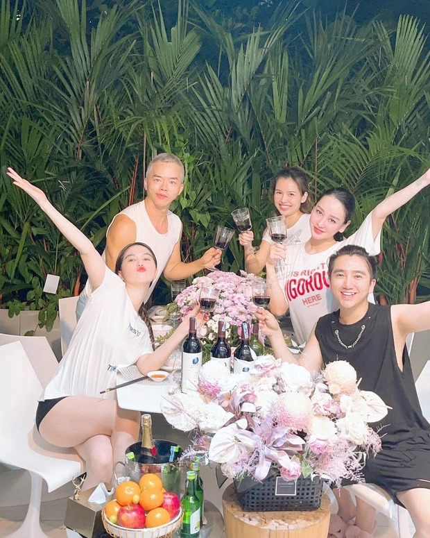 Ngọc Trinh bỗng hóa gái ngoan, giản dị mà vẫn đẹp tuyệt trần khi không còn 'thiếu vải'  - Ảnh 1