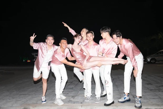 Ngọc Trinh bỗng hóa gái ngoan, giản dị mà vẫn đẹp tuyệt trần khi không còn 'thiếu vải'  - Ảnh 2