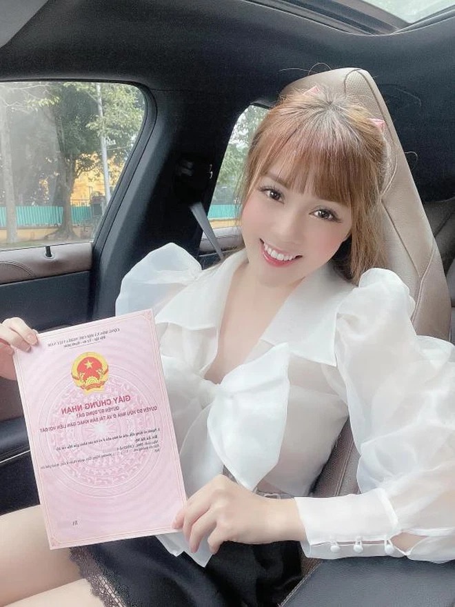 Nữ giảng viên xinh đẹp cũng đã tậu được nhà ở tuổi 27. Ảnh: FBNV Nữ giảng viên xinh đẹp cũng đã tậu được nhà ở tuổi 27. Ảnh: FBNV