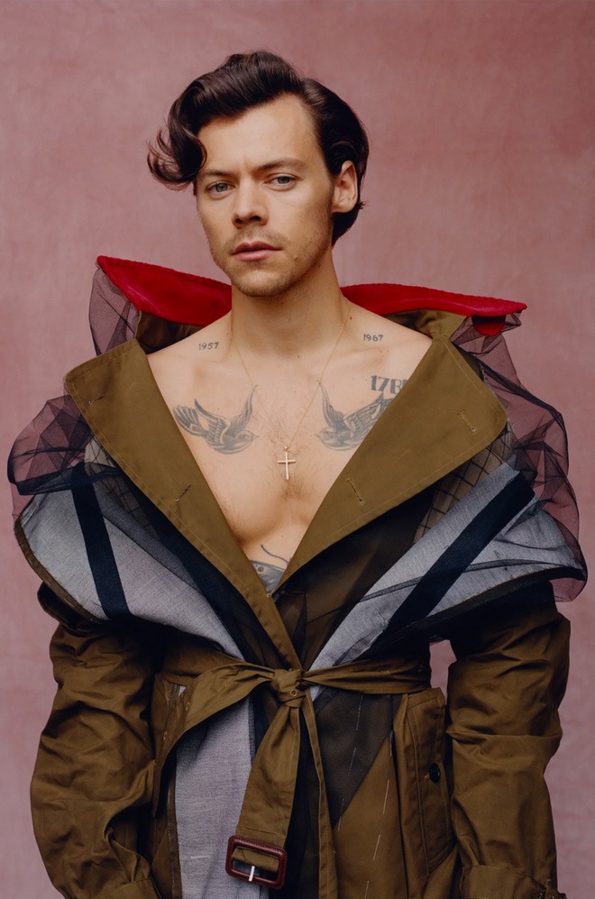 Harry Styles đứng ở vị trí thứ 9, củng cố danh hiệu nhan sắc của mình khi thường xuyên lọt top những BXH về độ điển trai 