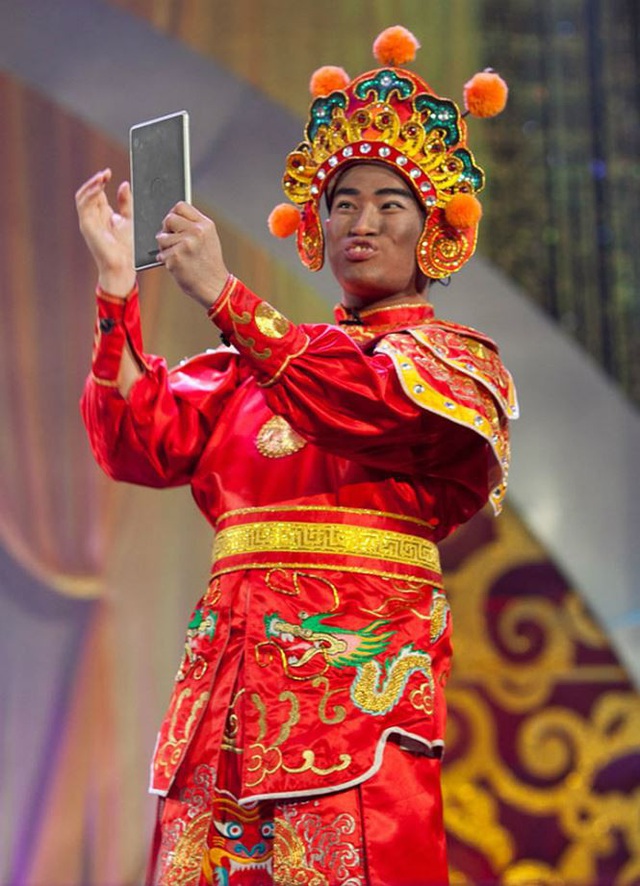 Giữa 'biến căng' showbiz, một nam ca sĩ lộ thể trạng bất ổn khiến loạt sao Việt lo lắng 5 Giữa 'biến căng' showbiz, một nam ca sĩ lộ thể trạng bất ổn khiến loạt sao Việt lo lắng 5
