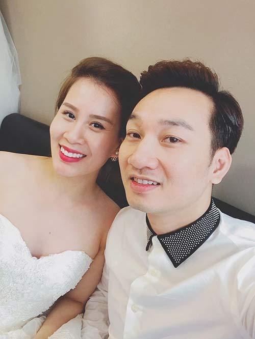 MC Thành Trung hiện tại cũng đã có cuộc sống viên mãn bên cựu tiếp viên hàng không. Ảnh: FBNV MC Thành Trung hiện tại cũng đã có cuộc sống viên mãn bên cựu tiếp viên hàng không. Ảnh: FBNV