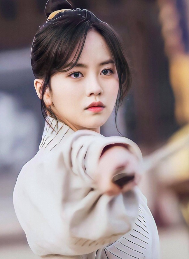 10 mỹ nhân Kbiz xinh đẹp nhất màn ảnh Hàn: Loạt 'chị đại' Son Ye Jin, Song Hye Kyo bị đánh bật 10