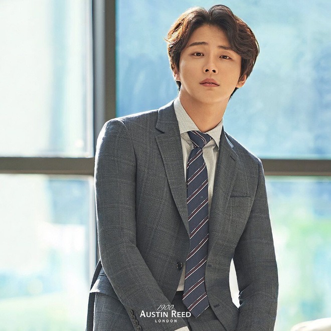 15 sao nam Kbiz điển trai nhất màn ảnh Hàn: Hyun Bin, Song Joong Ki ngậm ngùi xếp sau loạt 'đàn em' 12 15 sao nam Kbiz điển trai nhất màn ảnh Hàn: Hyun Bin, Song Joong Ki ngậm ngùi xếp sau loạt 'đàn em' 12