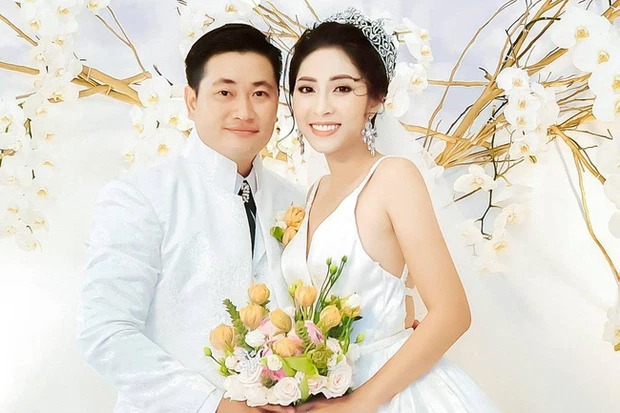Hoa hậu Đặng Thu Thảo ly hôn, loạt ảnh 'xấu tệ' bị khui lại khiến bao người nghẹn ngào 1
