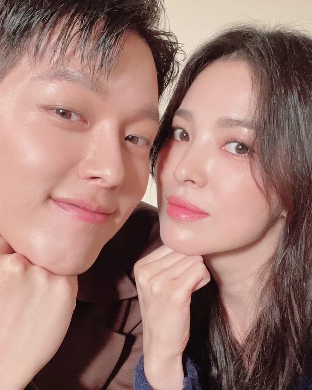 Song Hye Kyo bùng nổ nhan sắc với 'tình trẻ màn ảnh'. Ảnh: Internet Song Hye Kyo bùng nổ nhan sắc với 'tình trẻ màn ảnh'. Ảnh: Internet