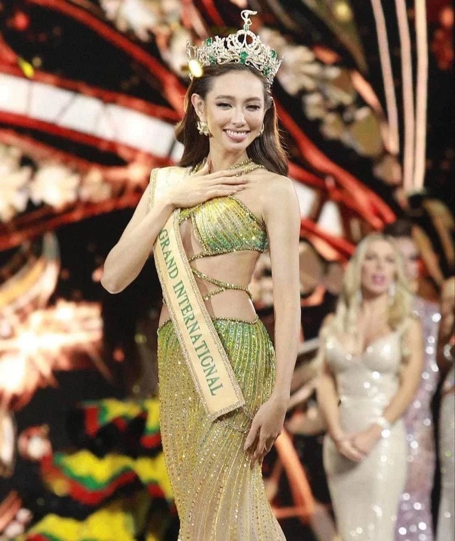 Thùy Tiên bước những bước đầu tiên trong vai trò Miss Grand 2021. Ảnh: Internet