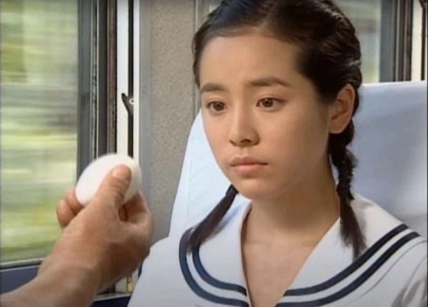 4 sao Hàn đình đám bị bóc mẽ nhan sắc thời còn làm 'phông nền': Song Hye Kyo mặt bánh bao, Mợ chảnh mới bất ngờ 5