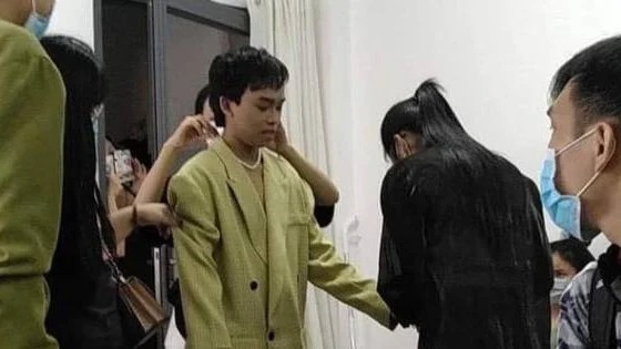 Sao Việt 2/1: Hồ Văn Cường liên tục lộ tình trạng đáng lo ngại, Sơn Tùng mắc phải sai lầm nghiêm trọng khó lòng bao biện - Ảnh 1