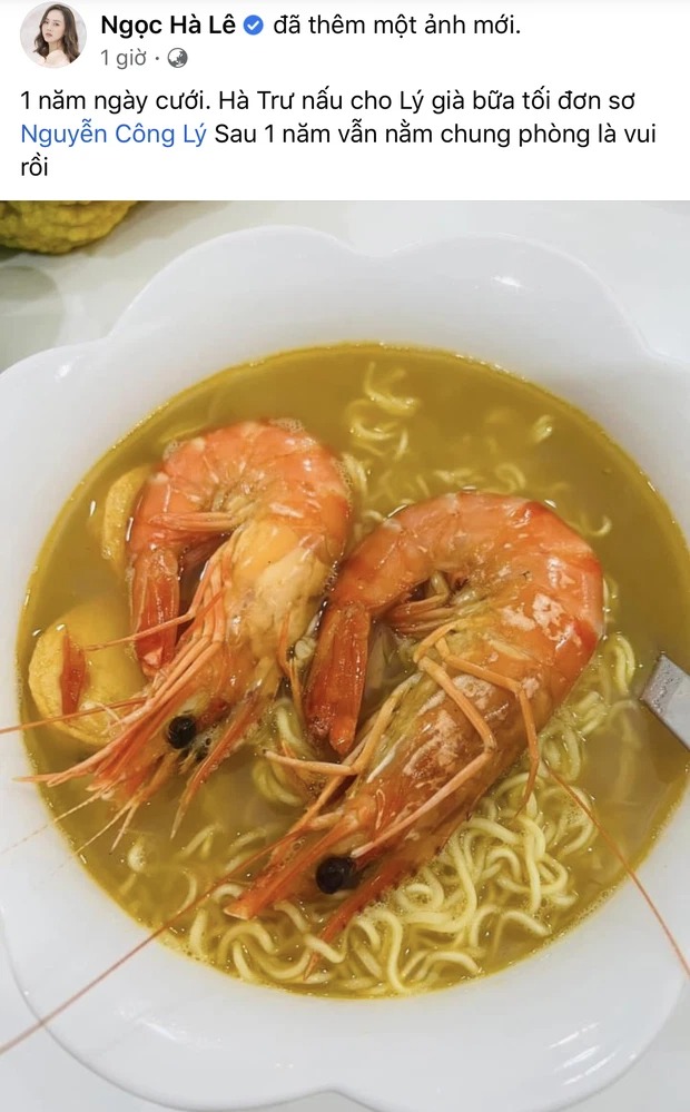 Vợ trẻ của Công Lý thường xuyên có cách xưng hô với chồng cực đáng yêu. Ảnh: FBNV Vợ trẻ của Công Lý thường xuyên có cách xưng hô với chồng cực đáng yêu. Ảnh: FBNV