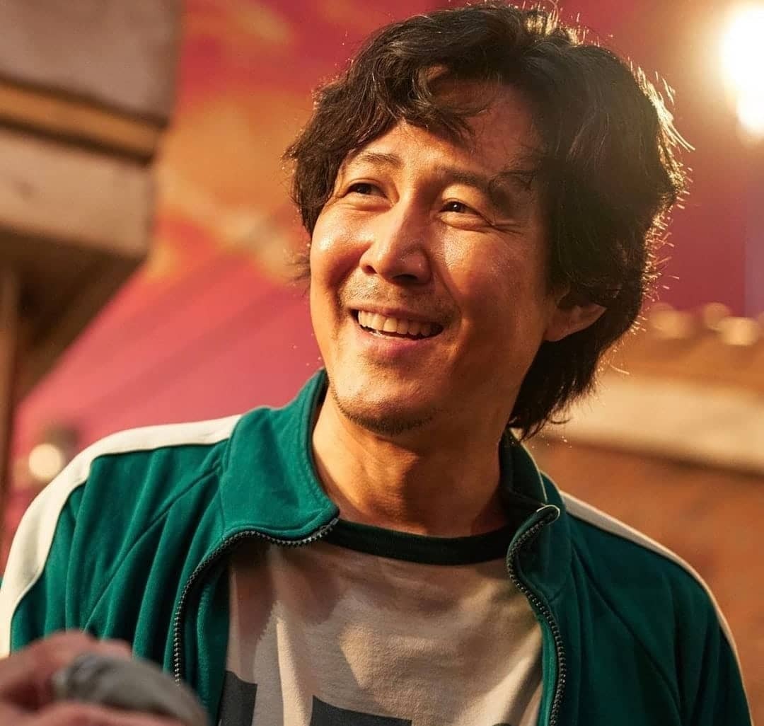 5 nam thần Kbiz được yêu thích nhất màn ảnh 2021: Song Joong Ki bị trai lạ vượt mặt, 'ông chú' màn ảnh lọt top - Ảnh 3