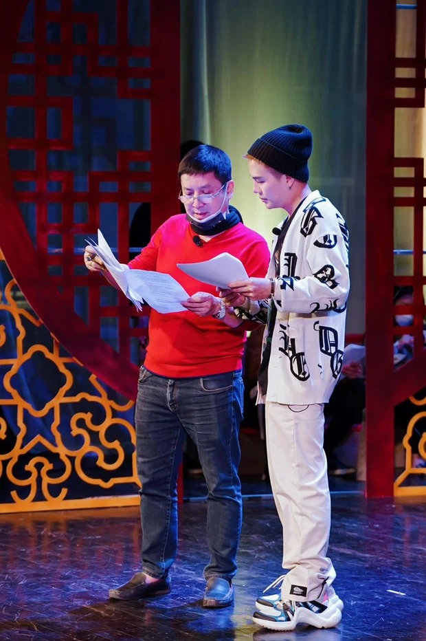 Bất ngờ với gương mặt nghệ sĩ hài miền Nam xuất hiện tại Táo Quân 2022 - Ảnh 1 Bất ngờ với gương mặt nghệ sĩ hài miền Nam xuất hiện tại Táo Quân 2022 - Ảnh 1