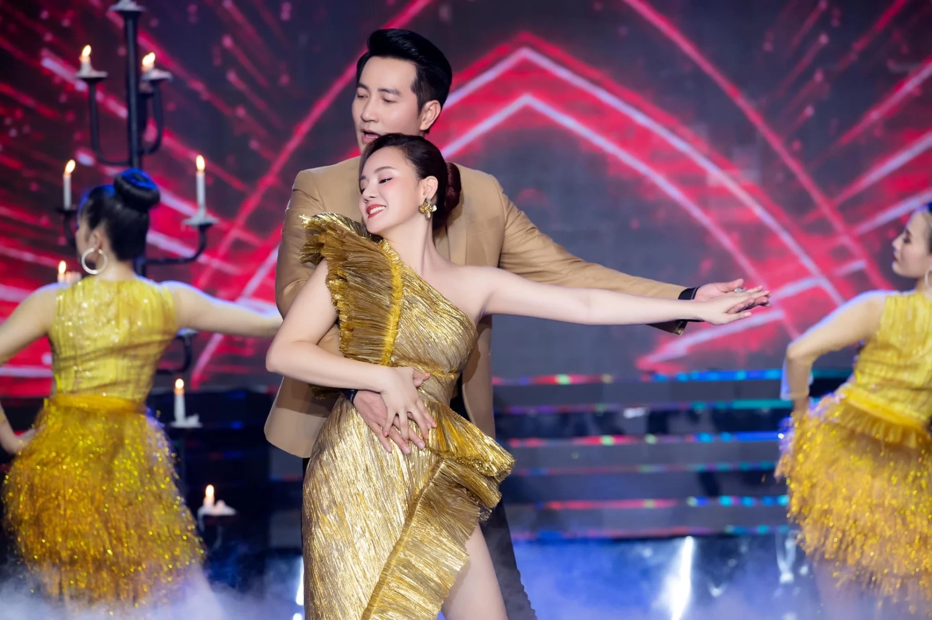 Sao Việt 18/1: Vy Oanh trỗi dậy mạnh mẽ hậu ồn ào với nữ CEO, bất ngờ danh tính người hỏi 'cưới' Mỹ Tâm - Ảnh 1