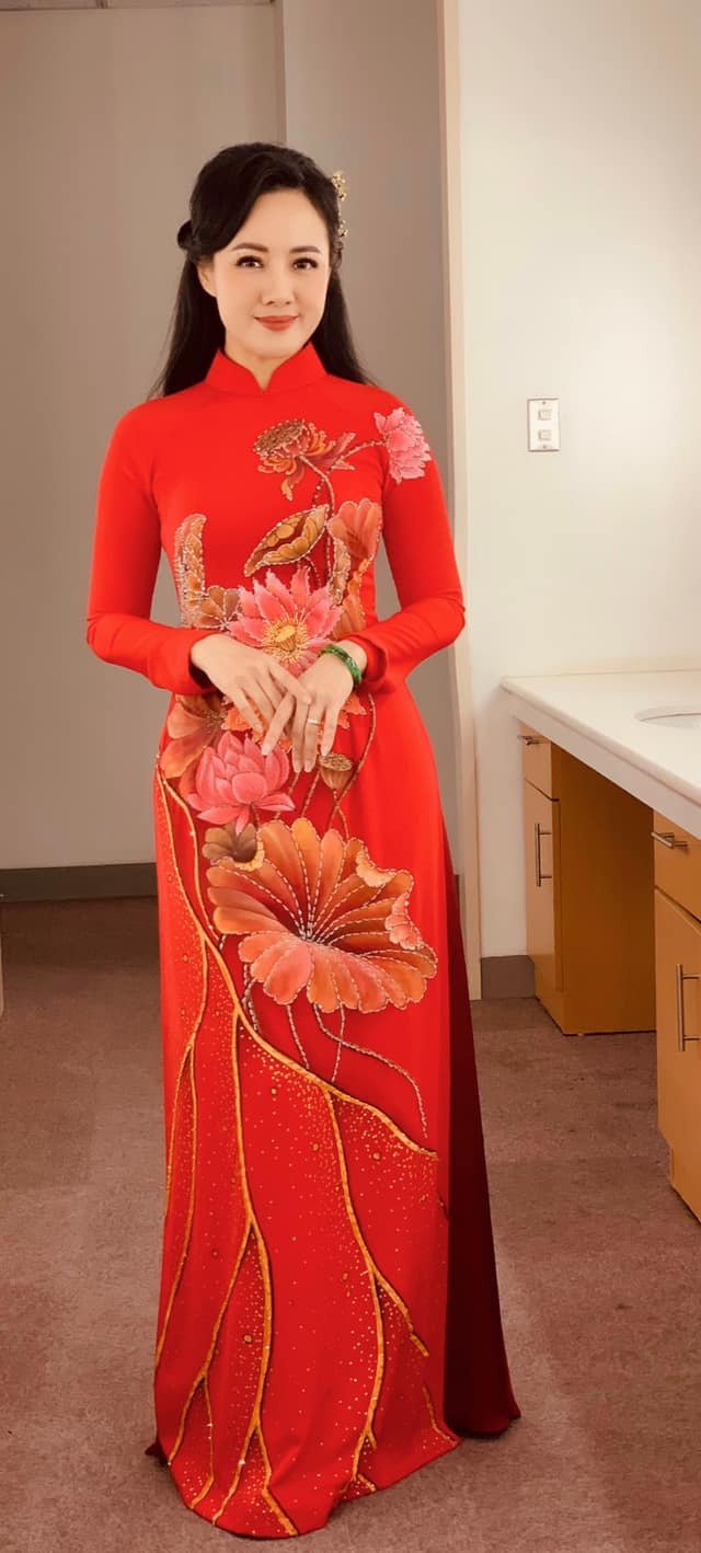 BTV Hoài Anh đang rục rịch ghi hình cho chương trình Tết Nguyên đán. Ảnh: FBNV