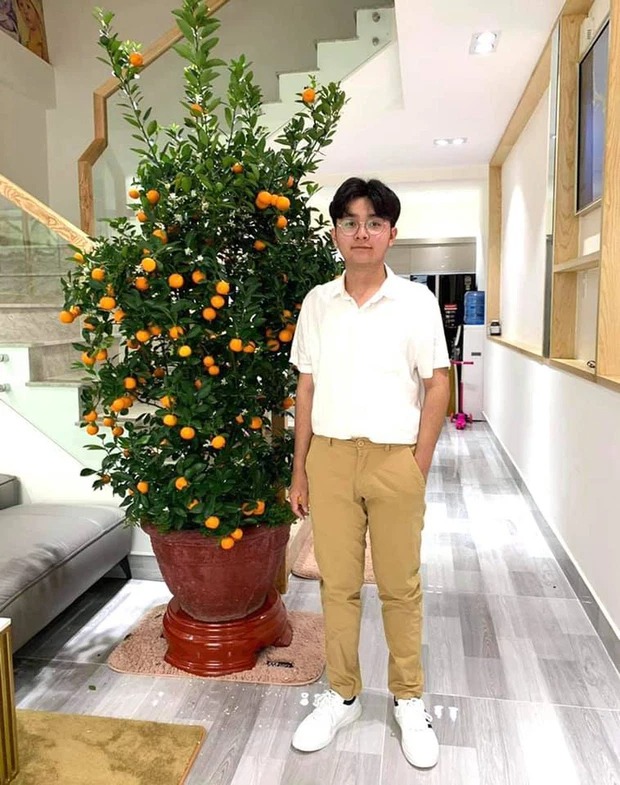 Diện mạo trưởng thành ngỡ ngàng của cậu bé đọc vè chúc Tết quảng cáo gây sốt màn ảnh một thời 3 Diện mạo trưởng thành ngỡ ngàng của cậu bé đọc vè chúc Tết quảng cáo gây sốt màn ảnh một thời 3