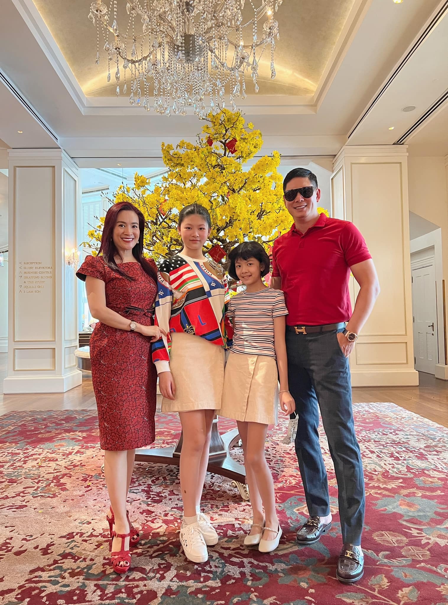 Gia đình hạnh phúc của Bình Minh và Anh Thơ. Ảnh: FBNV