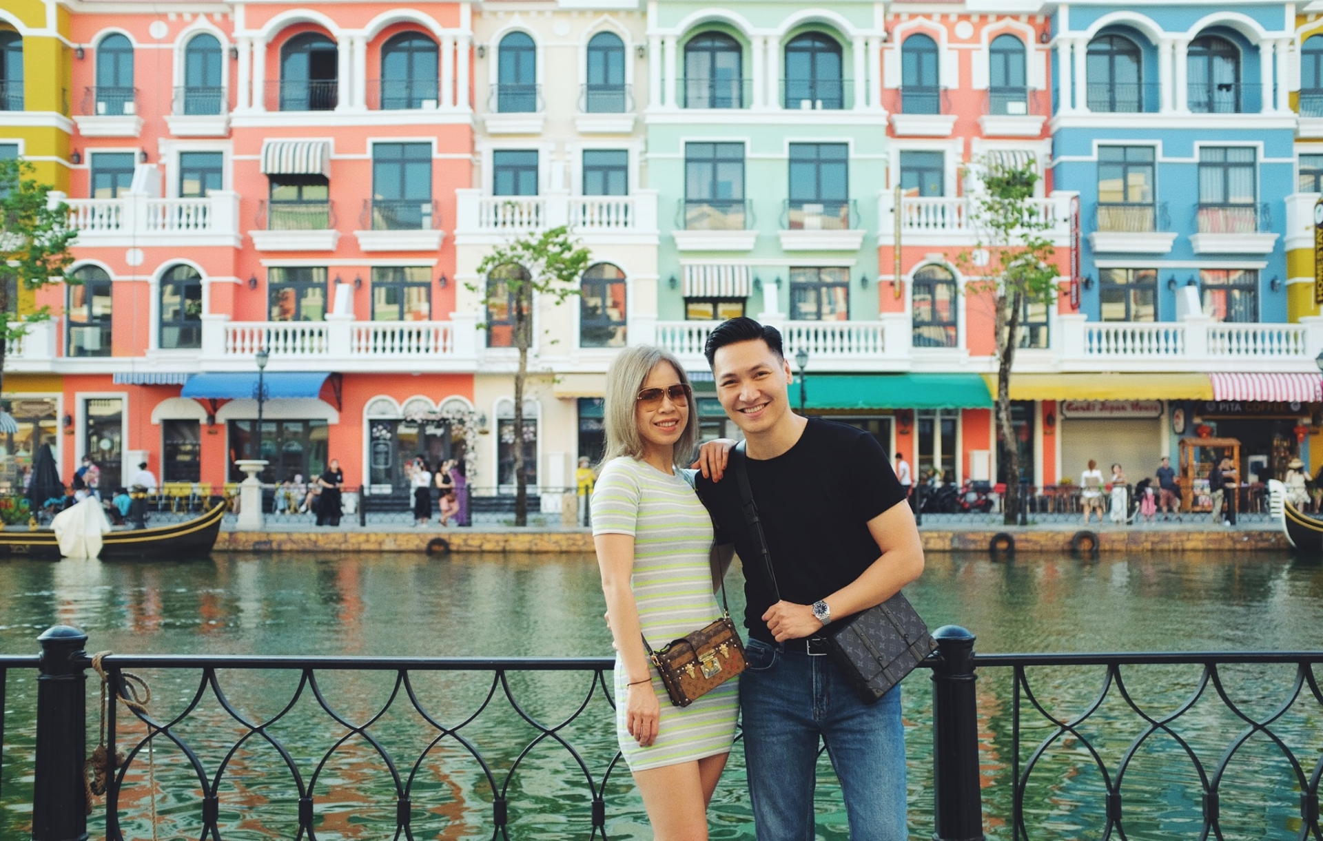 Hôn nhân viên mãn của Mạnh Trường và Lan Phương khiến bao người ngưỡng mộ. Ảnh: FBNV