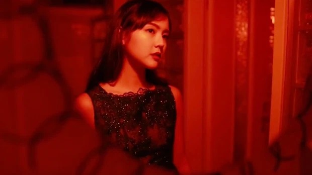Rò rỉ clip Hải Tú ở Pháp, sắc vóc thế nào mà khiến nhiều người hoài nghi về 'gà cưng' Sơn Tùng? - Ảnh 1 Rò rỉ clip Hải Tú ở Pháp, sắc vóc thế nào mà khiến nhiều người hoài nghi về 'gà cưng' Sơn Tùng? - Ảnh 1