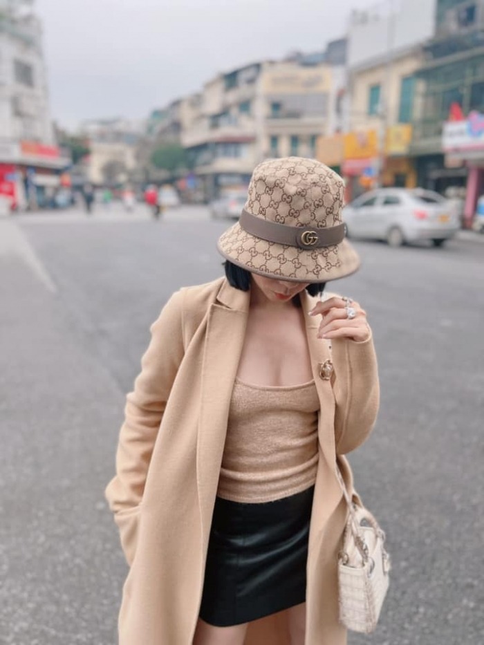 Lệ Quyên 'thả rông' khoe dáng ngày đầu năm. Ảnh: FBNV