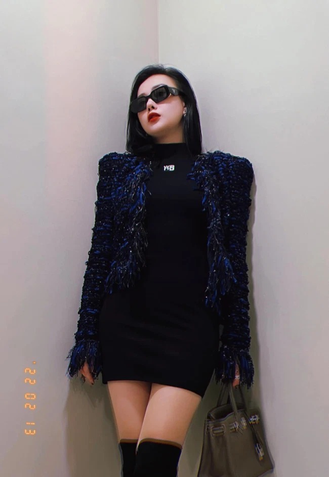 Phương Oanh vừa có màn lên đồ cực ấn tượng mới đây. Ảnh: FBNV