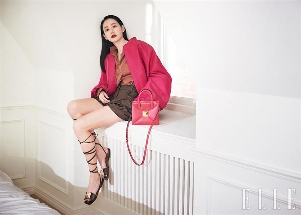 Trước khi cưới Hyun Bin, Son Ye Jin củng cố đẳng cấp 'chị đại' bằng hành động khiến fan trầm trồ - Ảnh 5