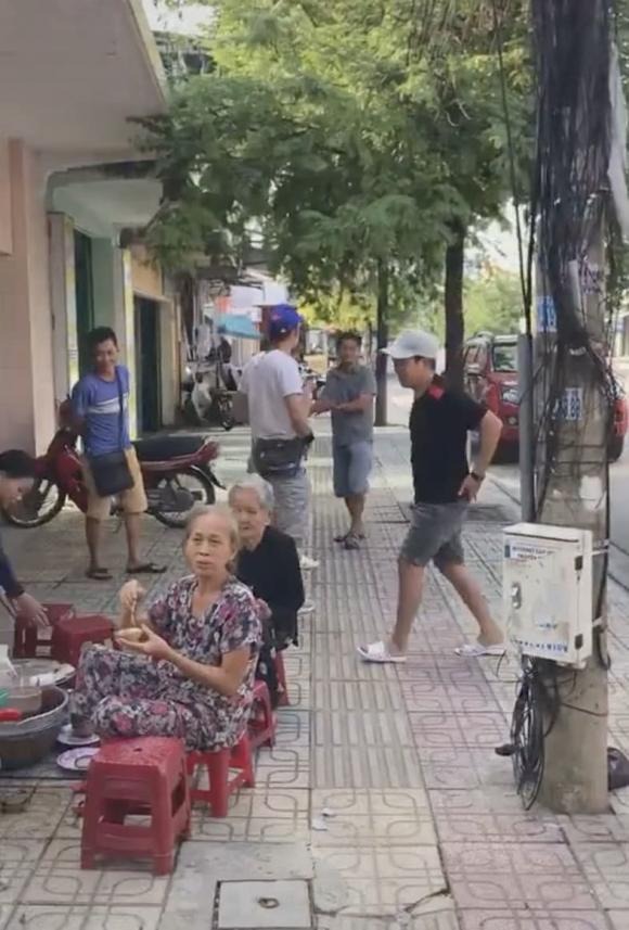 Trường Giang lộ 'con người thật' qua khoảnh khắc đắt giá 'người qua đường' ghi lại - Ảnh 3 Trường Giang lộ 'con người thật' qua khoảnh khắc đắt giá 'người qua đường' ghi lại - Ảnh 3